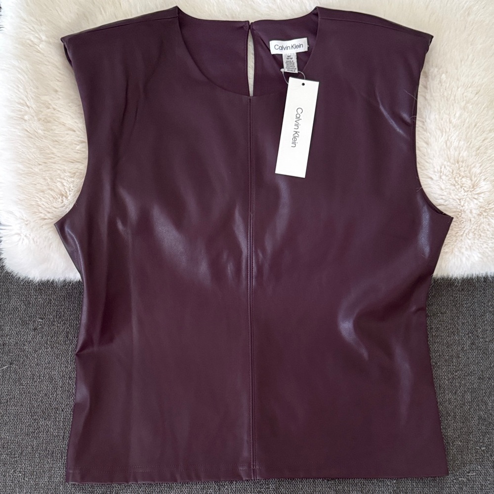 Calvin Klein Top!